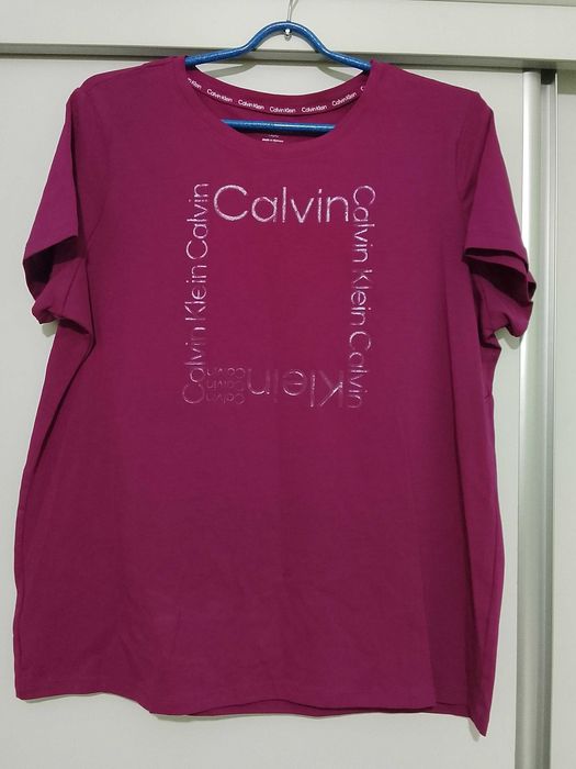 Футболка женская  Calvin Klein