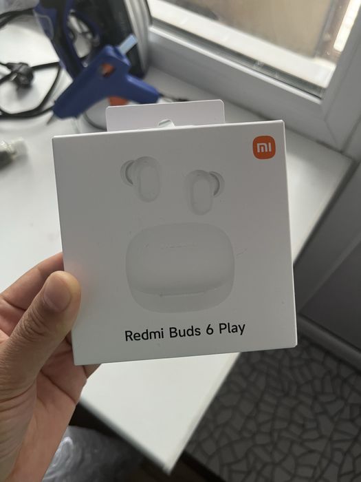 Продам наушник новый