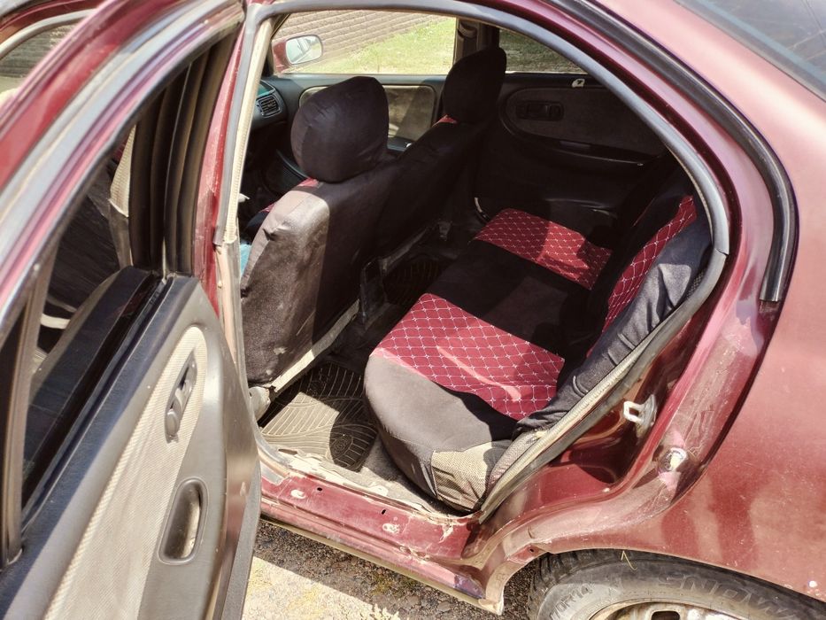 Ниссан  примера 1.6