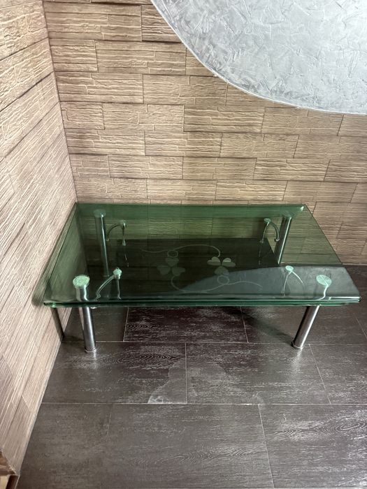 Журнальный стеклянный стро