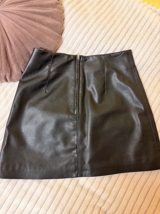 Кожена черна пола