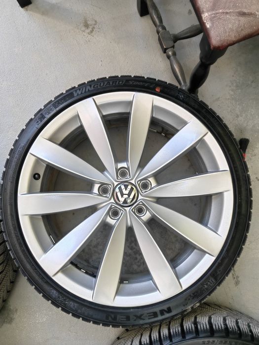 Оригинални Lugano 5 112 19" с перфектни зимни гуми 235 35