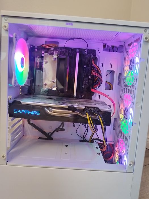 Vând PC gaming bun