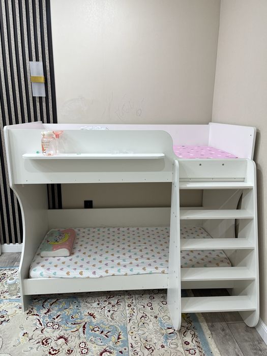 Манеж, 2 балаға жататын кроват