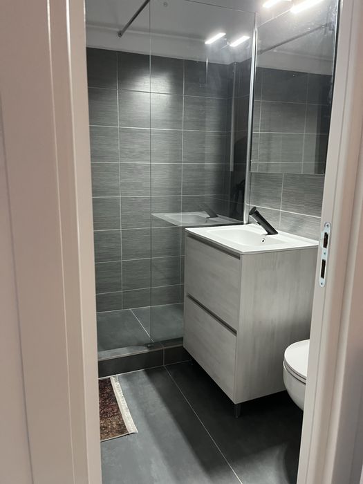 Vand apartament 2 camere decomandat rovine