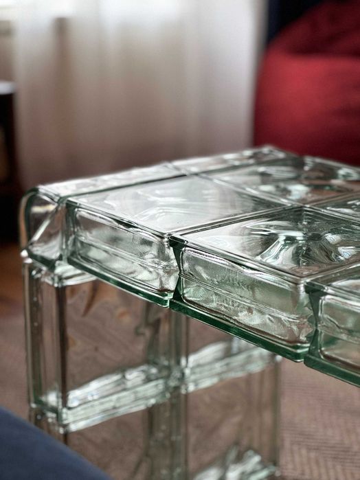 Ръчно изработена маса от стъклени тухли (glass blocks) – дизайнерска мебел