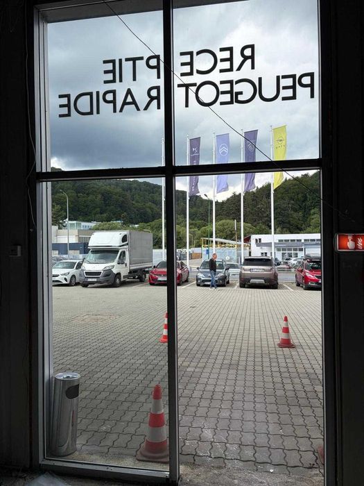 USI automate  / industriale / hala / showroom