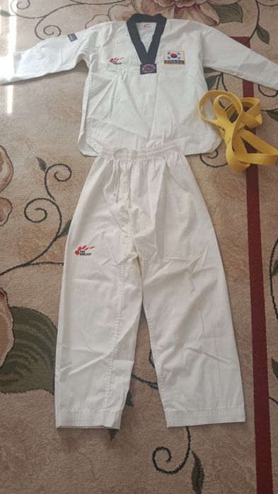 Спортивный костюм