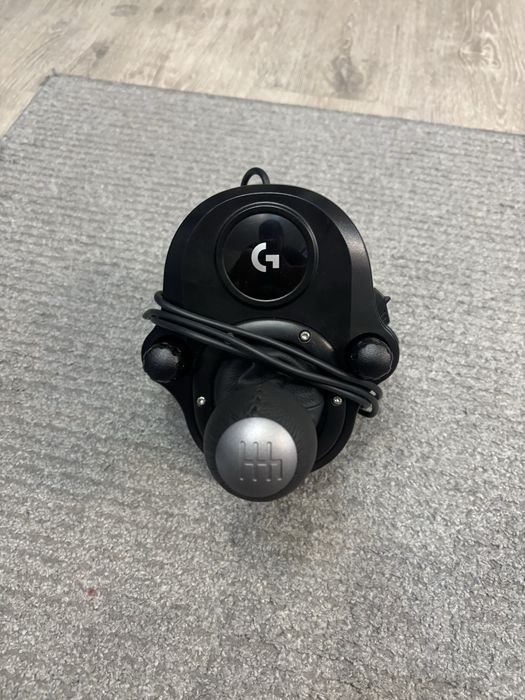 Игровой руль с коробкой передачь logitech g29