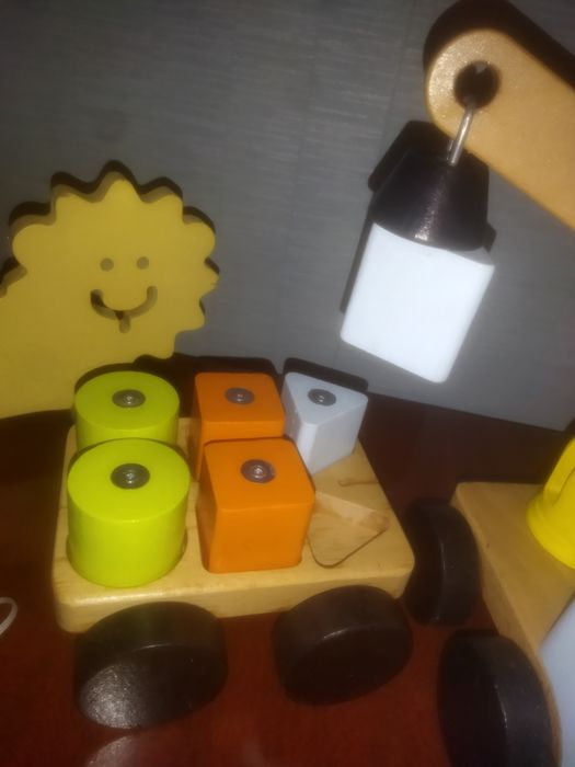 Продам игрушку подъёмные кран ikea