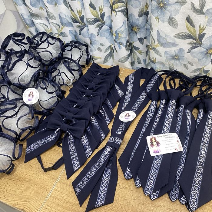 Бантики галстуки для школы, разные цвета