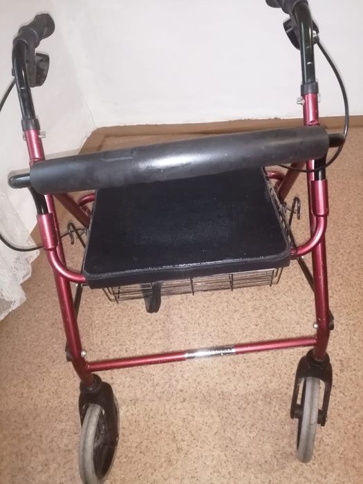 Продам ролятор ( опора - ходунки)