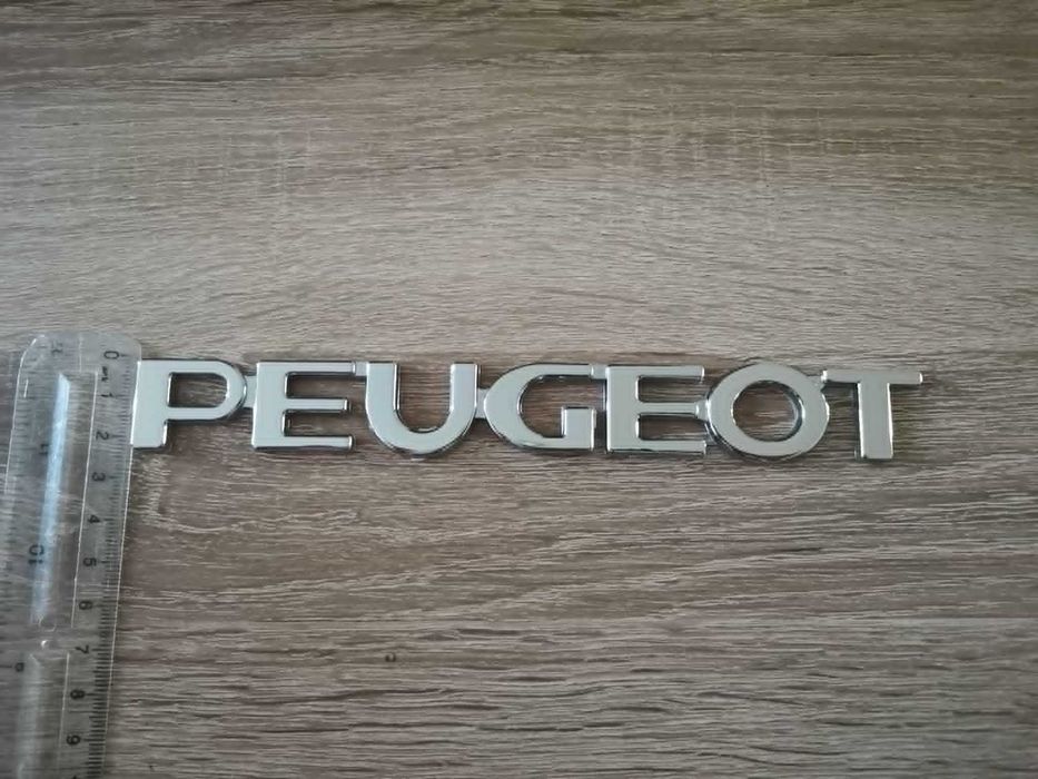 сребрист надпис Peugeot стар стил