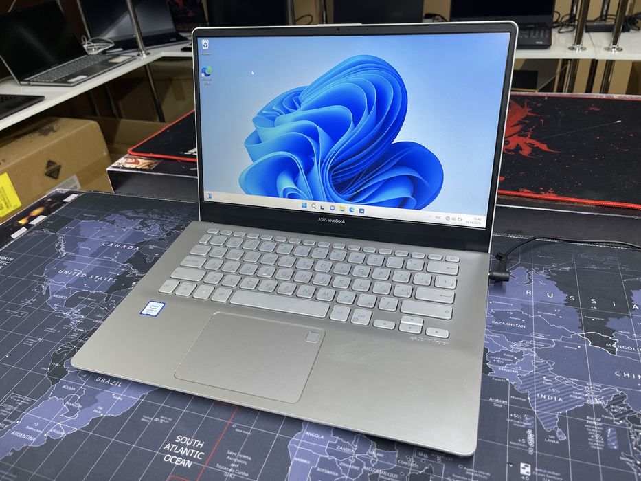 Asus Vivobook 14 Core i3-8145U/4Gb/SSD128Gb