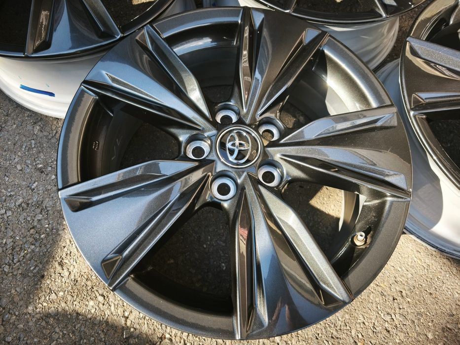 17" оригинални алуминиеви джанти за Toyota/Lexus.