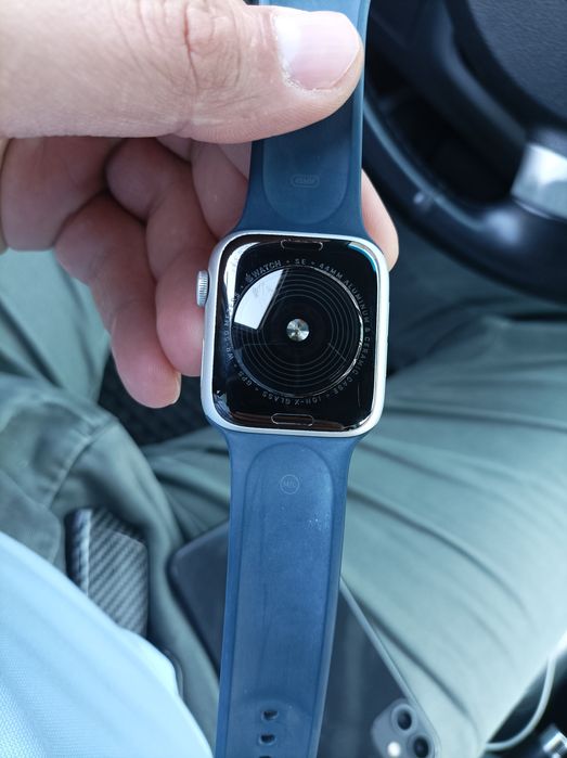 iPhone 11 Black 128 + watch Se 44