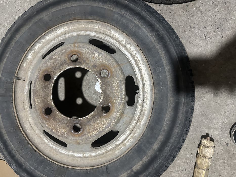 Продам запаска в хорошом состояние