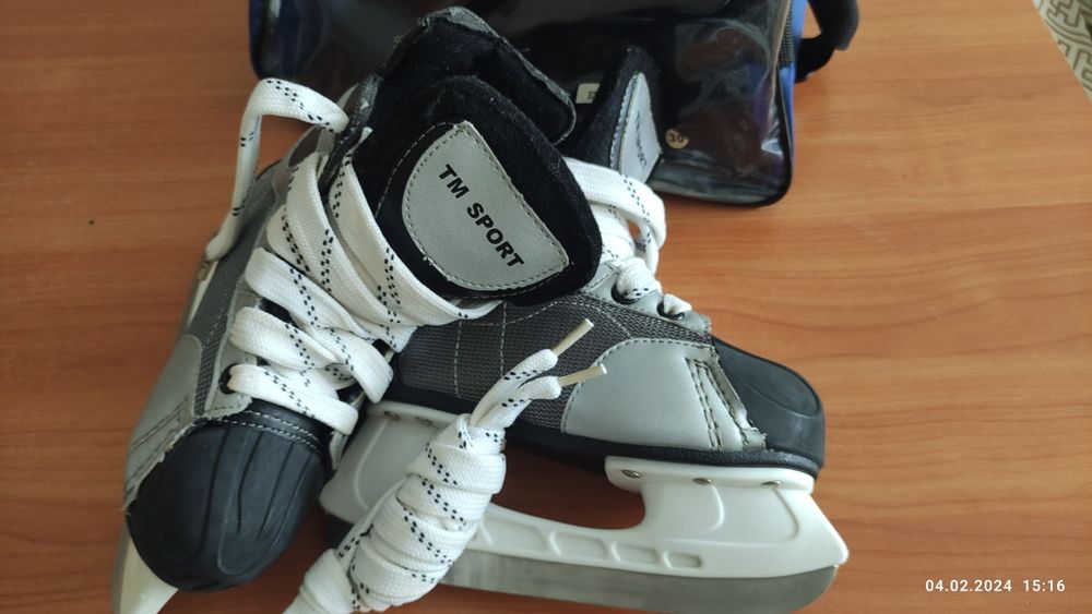 Продам коньки детские