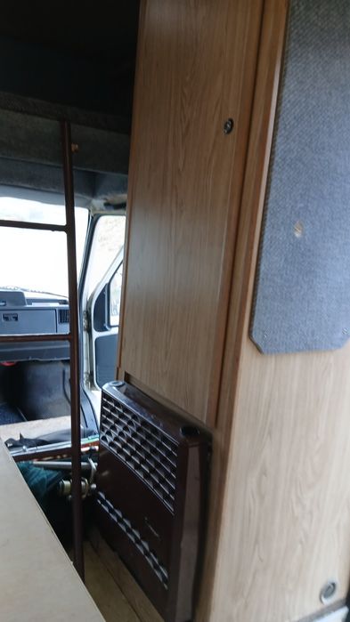 Продавам кемпер пежо 290В