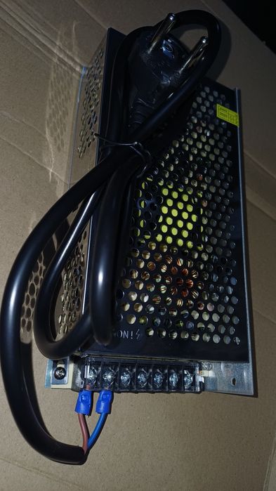 Alimentator VEVOR Sursa VEVOR Sursa Alimentare 12V VEVOR Transformator