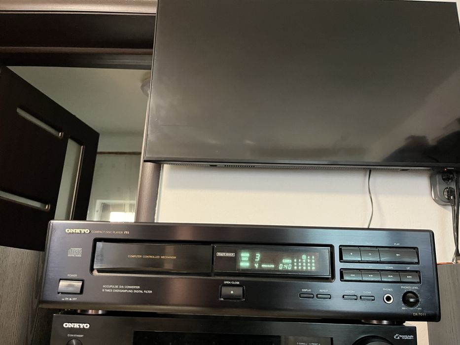 Cd-player Onkyo DX-7011 impecabil