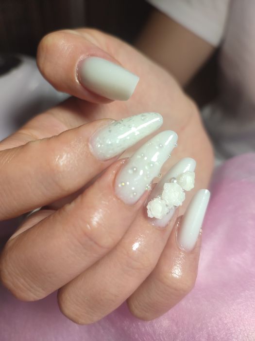 Gene fir cu fir Buzău , manichiură, pedichiura , pensat , laminare