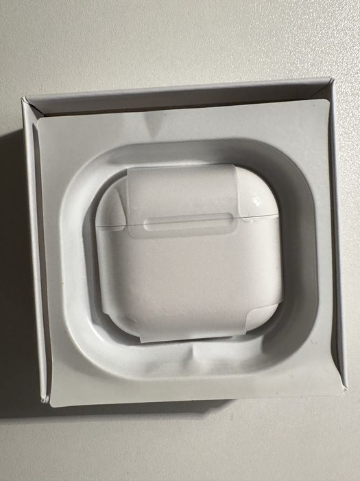 Vand casti Air Pods 4