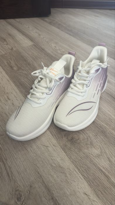 Женские кроссовки warrior 38 размер