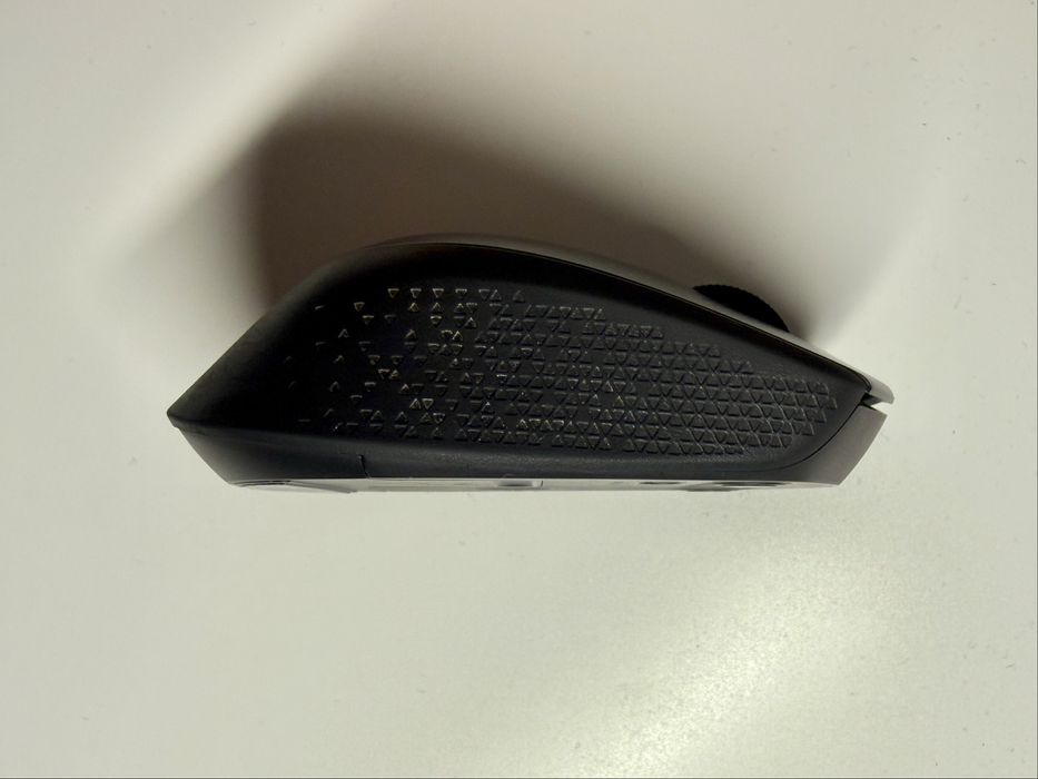 Mouse Logitech M330 – funcționează perfect, ușor uzat