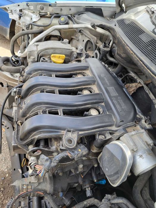 За части Renault Megane 1.6 16 V