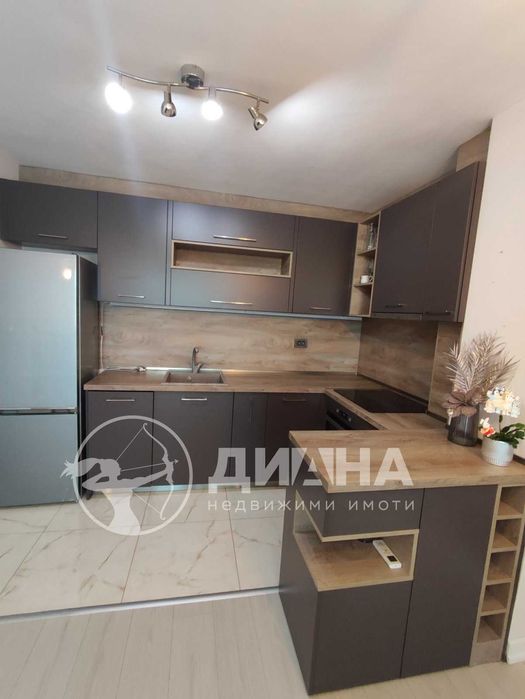 Продава се Двустаен апартамент в Пловдив, Гагарин - 82 кв.м за 1622 €/кв.м - Снимка #4