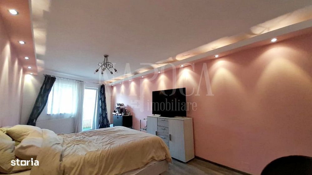 Casa 8 camere de vanzare in Luna de Sus