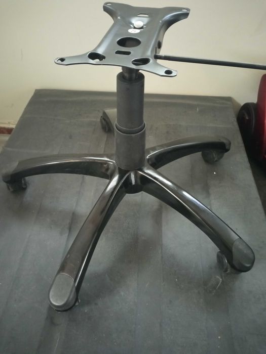 Кръстачка за офис геймърски стол