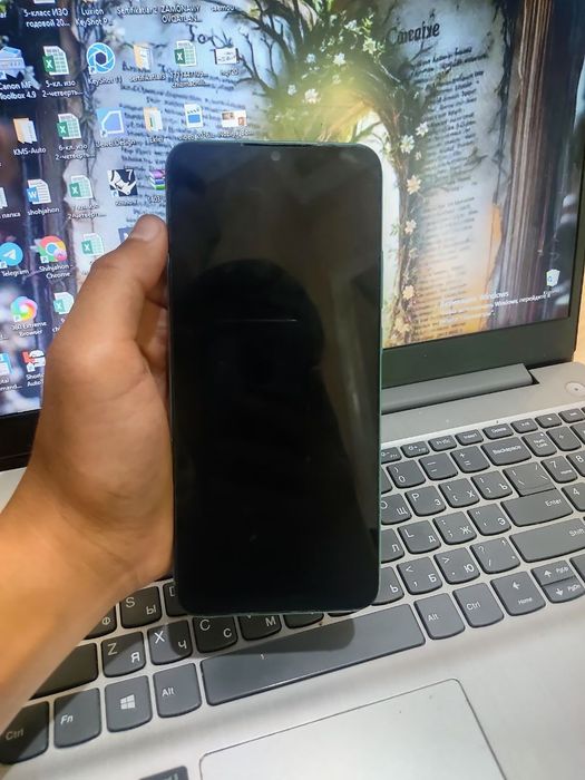 Poco C40 telefonizoʻr xolatda