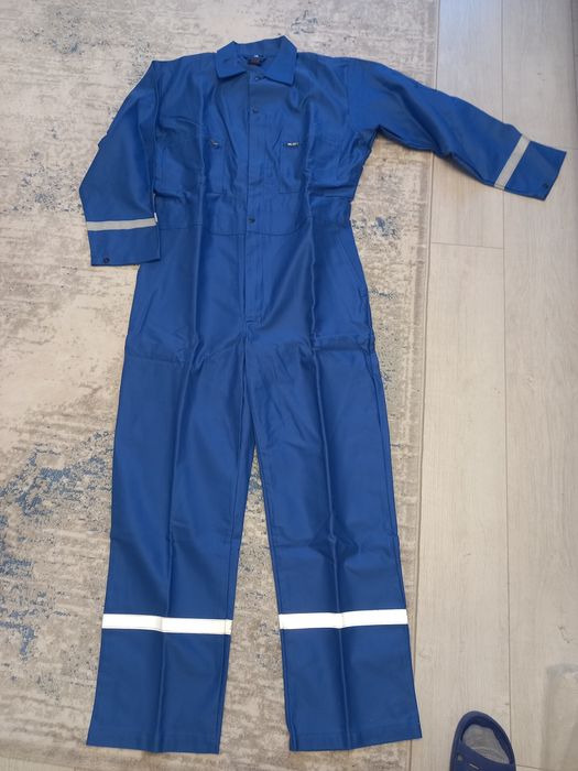 Продаётся комбинезон летний.