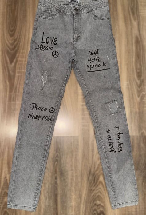 Дамски дънки и панталони