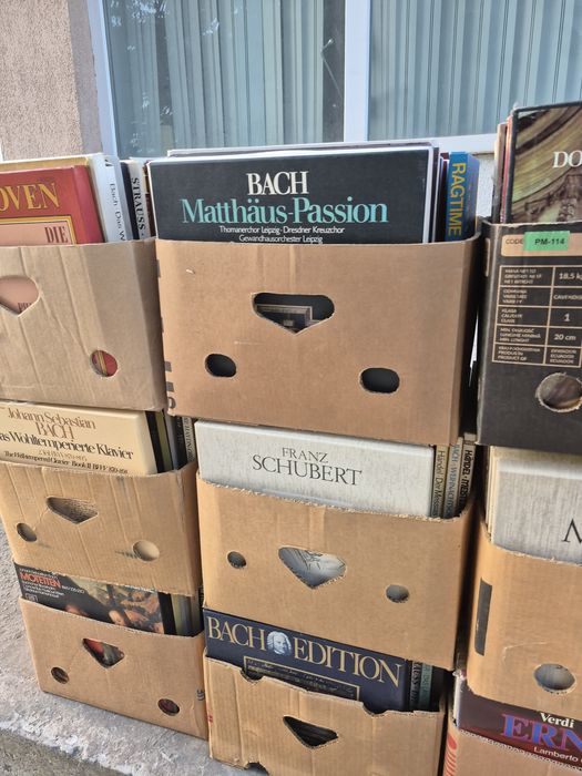 Vând Lot Discuri Vinil colectie 200 in stare buna cu muzica clasică