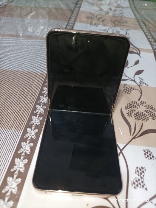 Galaxy z flip 4 .kamchilik yuq