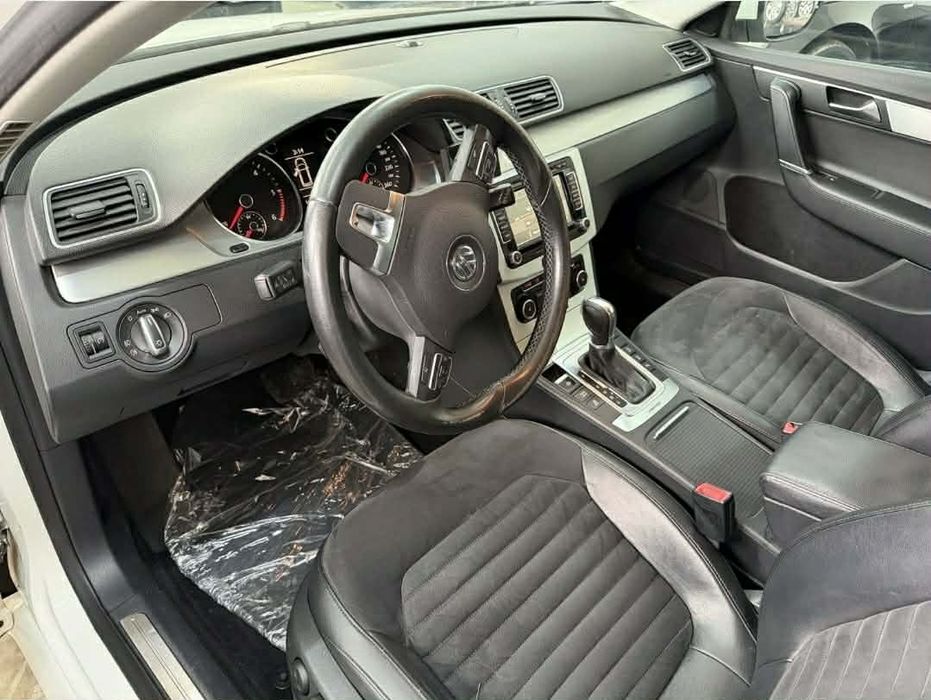 VOLKSWAGEN Passat Alltrack 2011 — imagine 4