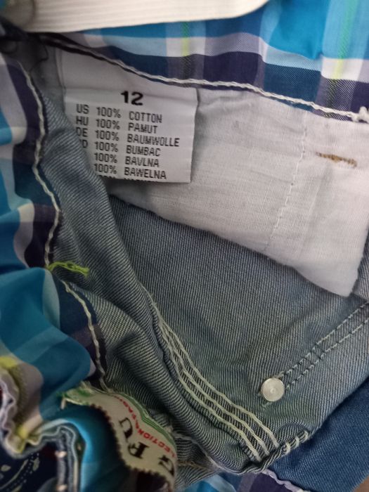 Къси панталони момче