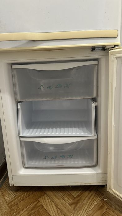 Продам холодильник Samsung