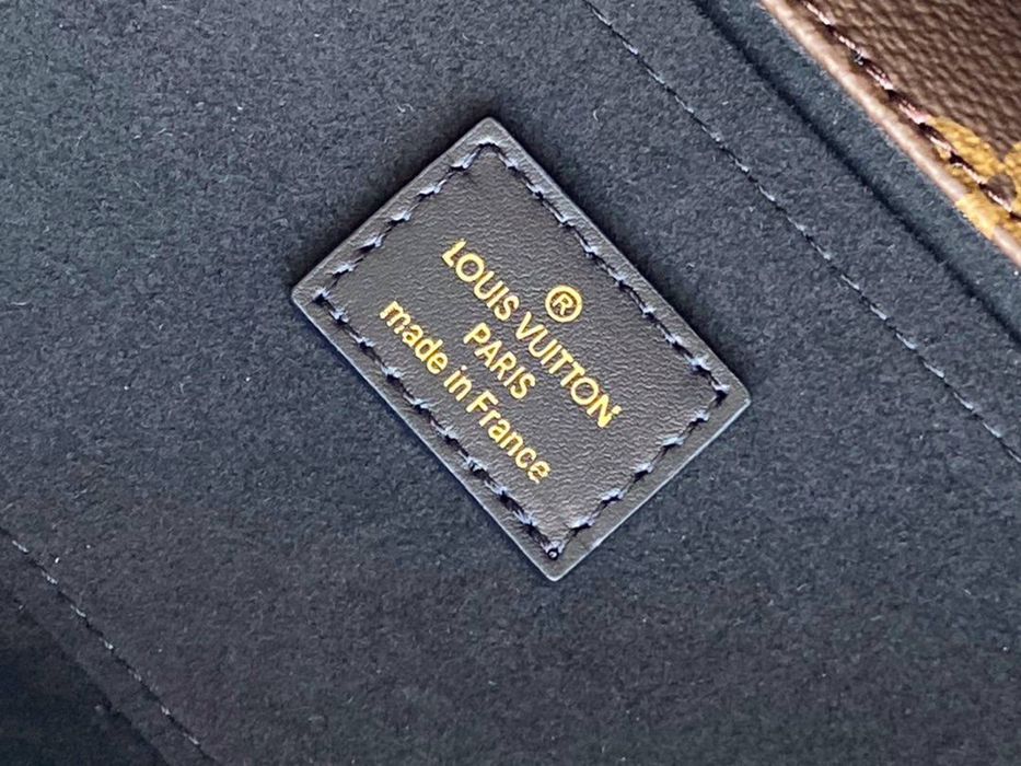 Geanta Louis Vuitton Locky BB