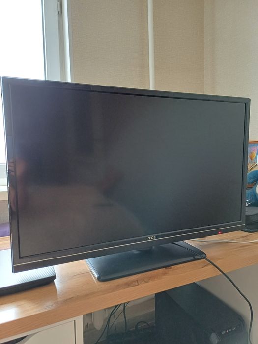 Срочно продам  TCL телевизор 32