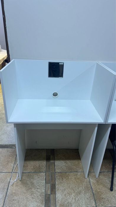 Стол на продажник