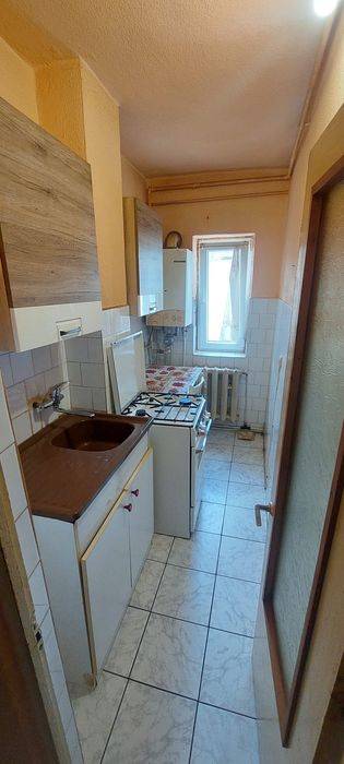 Vând garsonieră decomandată,zona Sensul Vechi