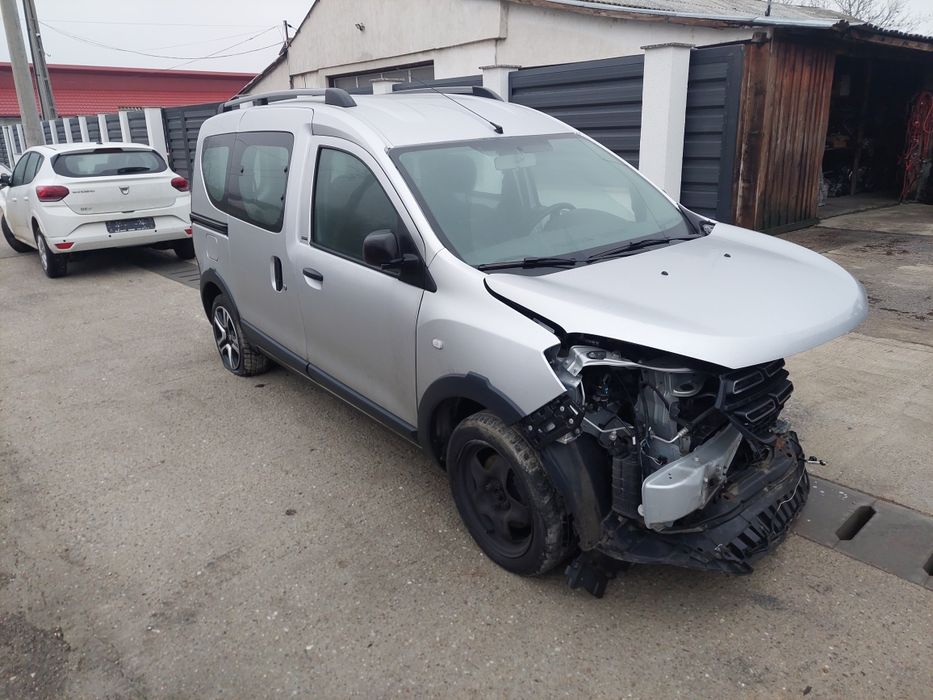 Dezmembrez piese Dacia Dokker 2018 1.2 TCE H5S dokker stepway