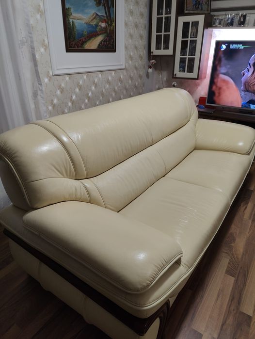 Vand canapea si doua fotolii din piele naturala