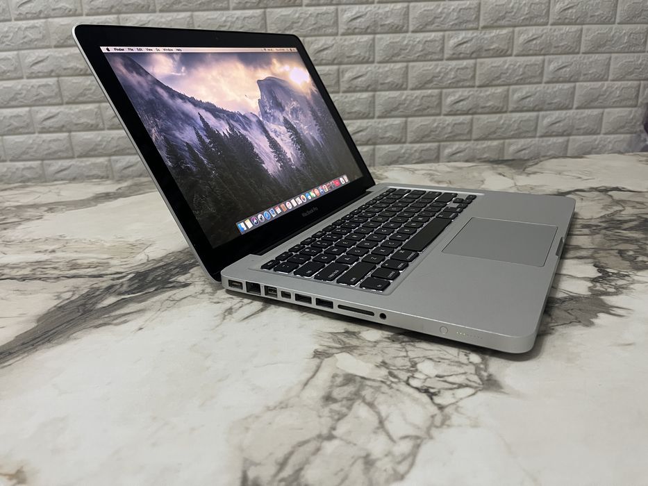 Macbook Pro, Mid 2010, Intel chip, 8gb Ram/128gb SSD