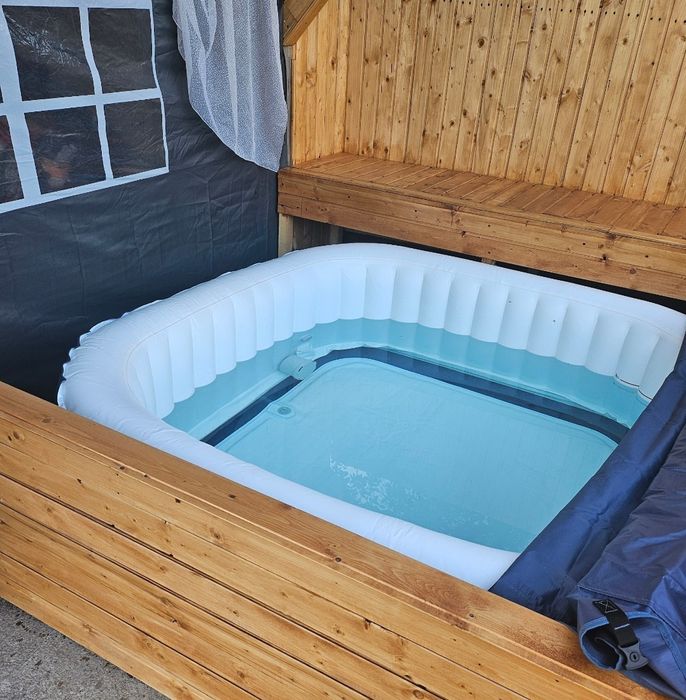 Jacuzzi gonflabil 4-6 persoane