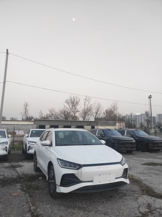 BYD e2 405km oq rang